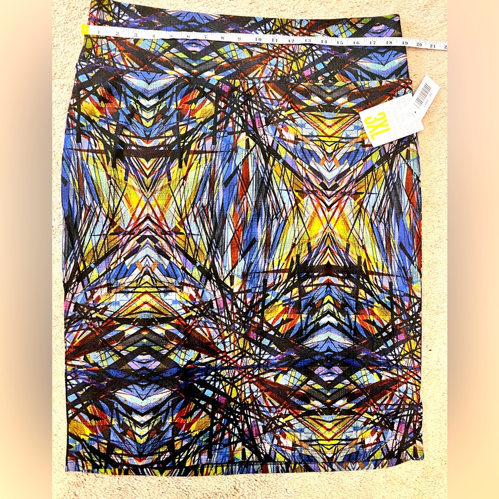 NWT LuLaRoe (LLR) Abstract 3XL Cassie Skirt